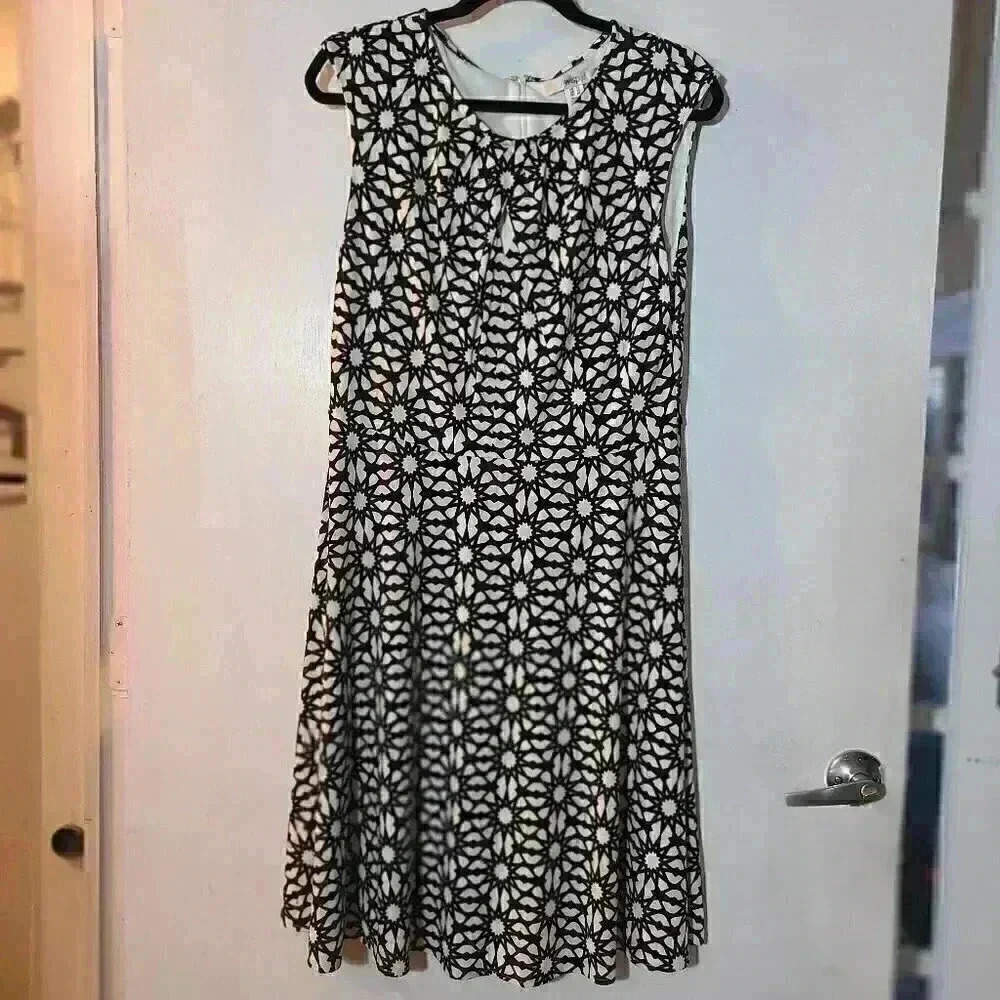 Wisp Black and White Fit and Flare Stretch Knee Length Sleeveless Dress 14